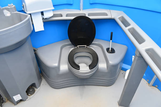 Best Portable restroom solutions  in Negaunee, MI